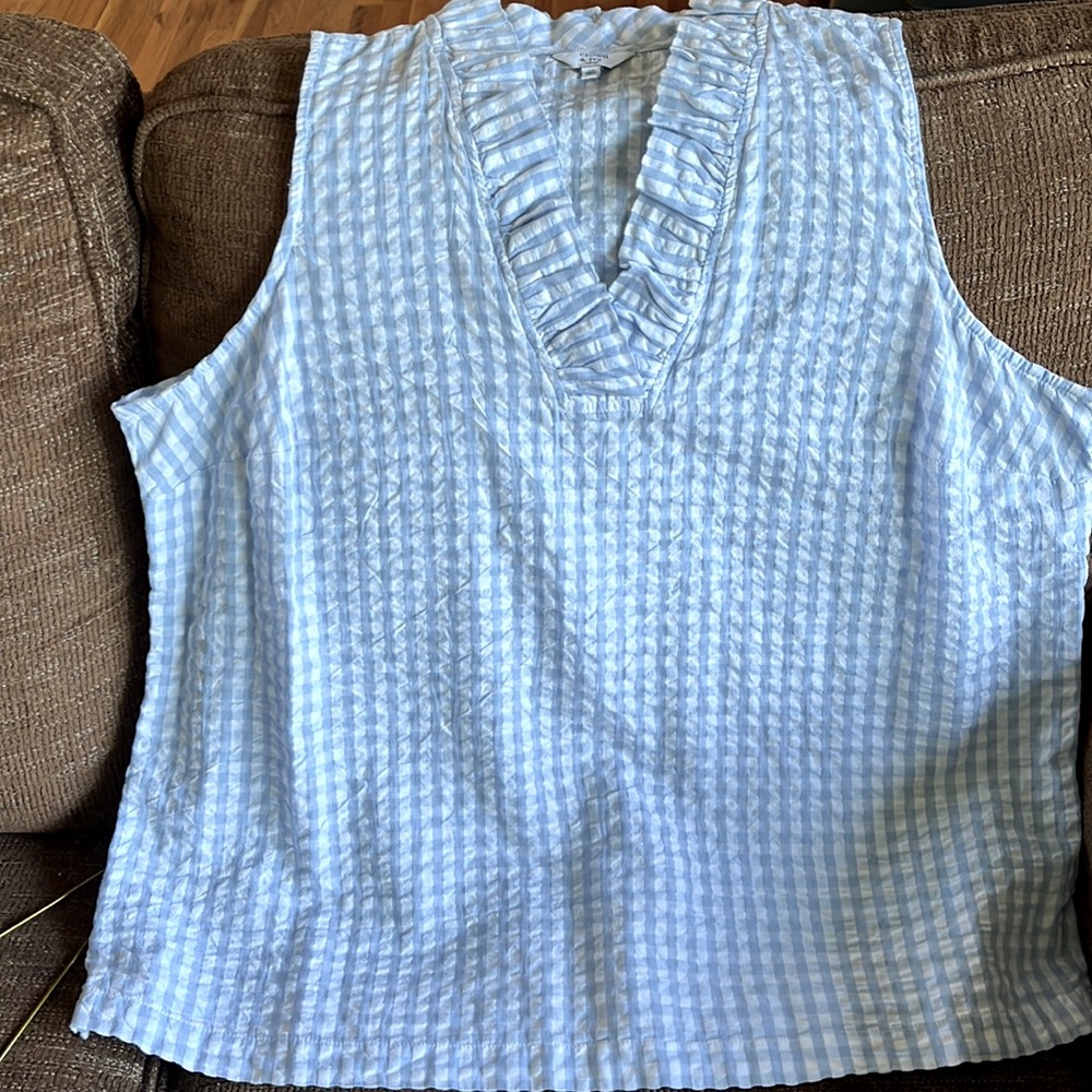 🛳️ cruise wear. EUC Crown and Ivy 2X sleeveless top.
